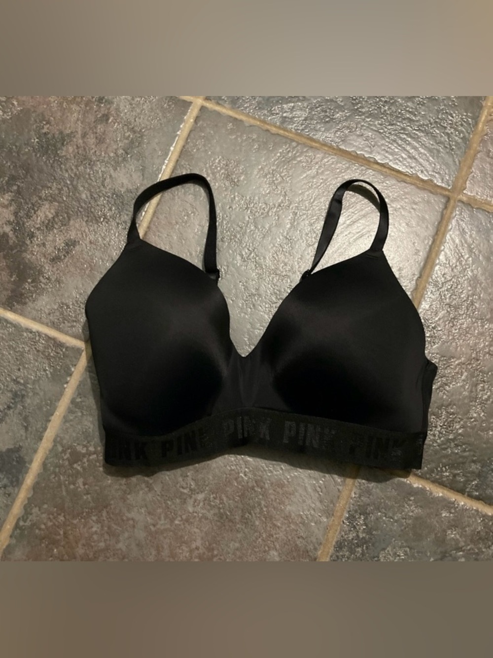 PINK Victoria's Secret Wireless Everywear Lightly Lined Black Bra Size 36DD